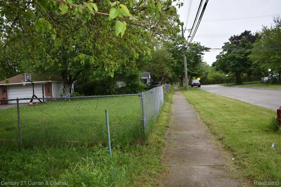 5910 N WAVERLY ST, Dearborn Heights, MI 48127 - Image #3