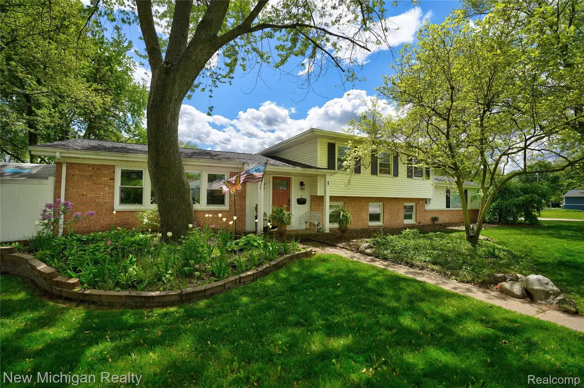 1 Sunburst Court, Frankenmuth, MI 48734 - Image #1