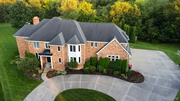 20465 Saint Laurence Drive, ClintonTownship, MI 48038