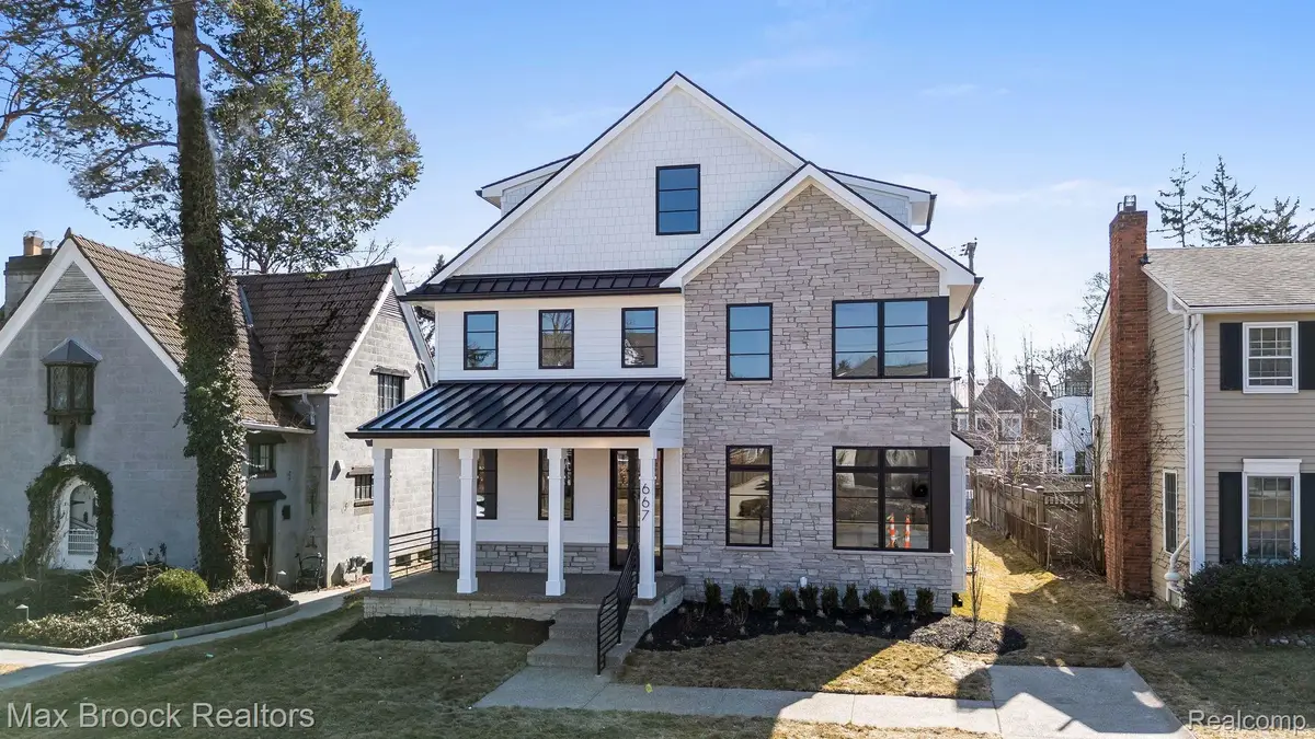 667 Oak Avenue, Birmingham, MI 48009 - Image #1