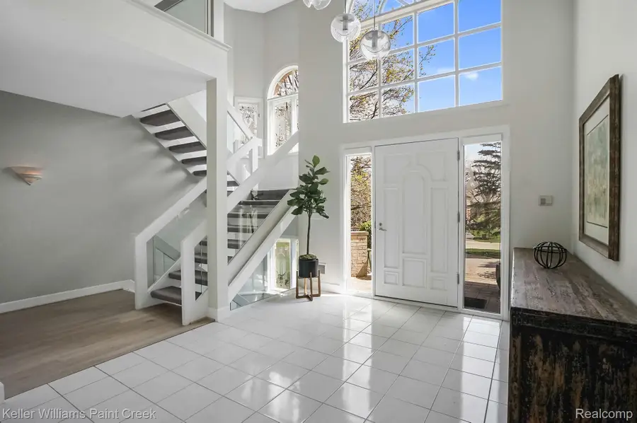 1865 Archers Pointe, Rochester Hills, MI 48306 - Image #2