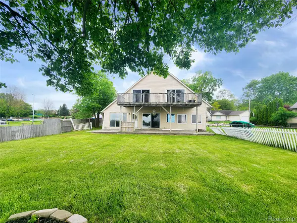 4390 Cass Elizabeth Road, Waterford, MI 48328