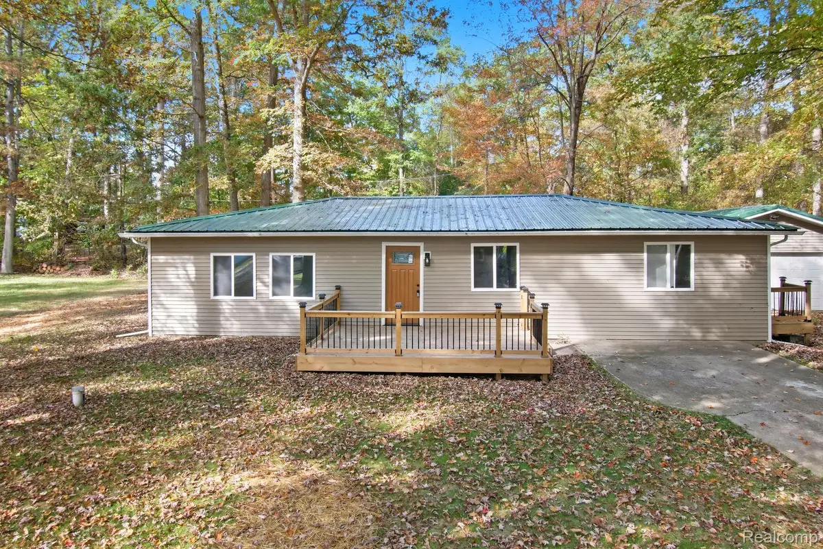 631 Pine Drive, Columbiaville, MI 48421 - Image #1