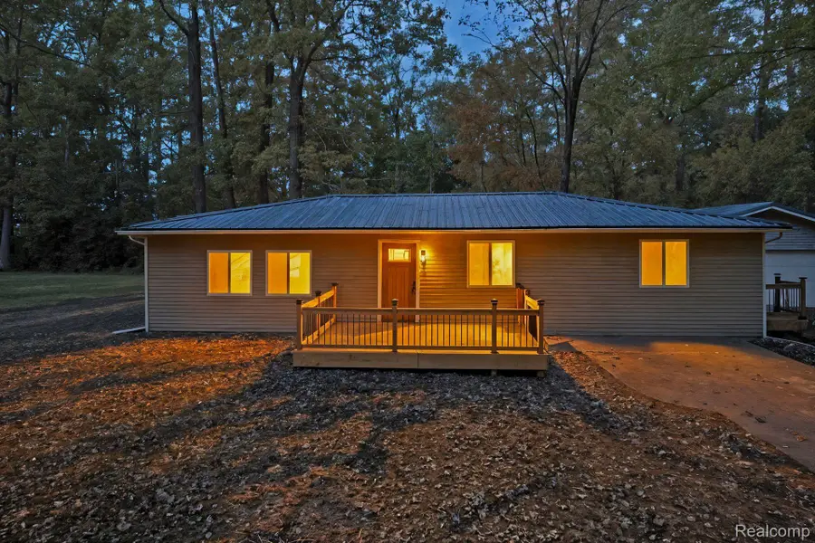 631 Pine Drive, Columbiaville, MI 48421 - Image #2