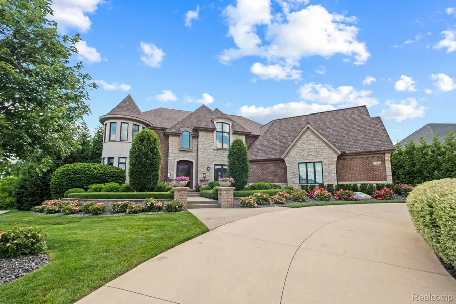 3906 Thatcher Drive, Rochester Hills, MI 48309 - Image #3