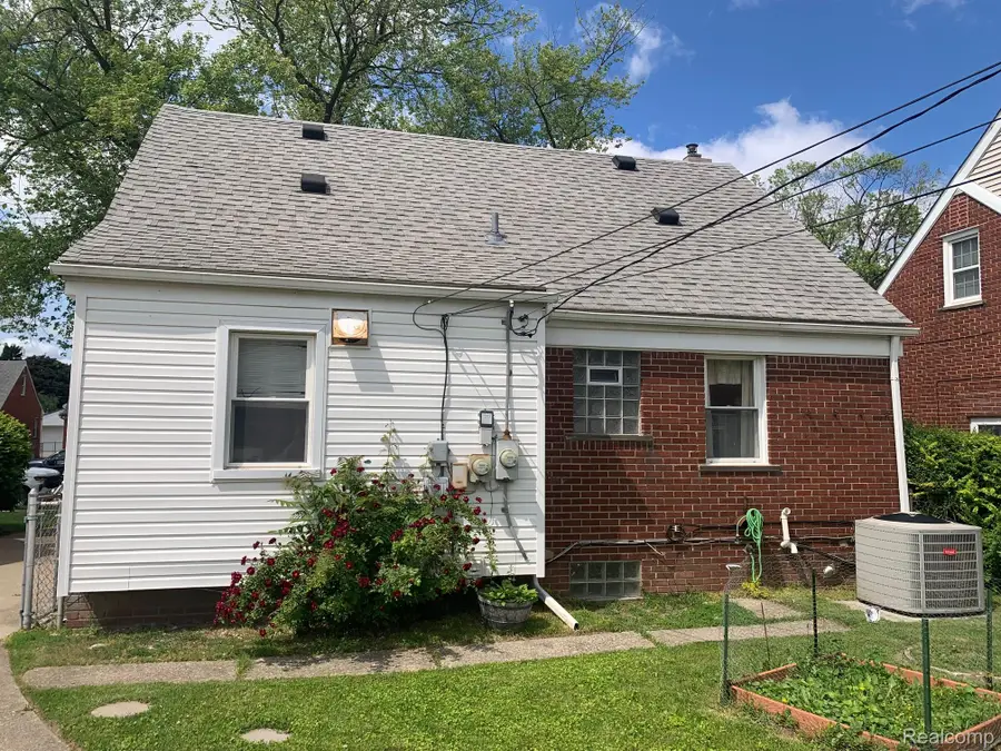 17439 Brody Avenue, Allen Park, MI 48101 - Image #2