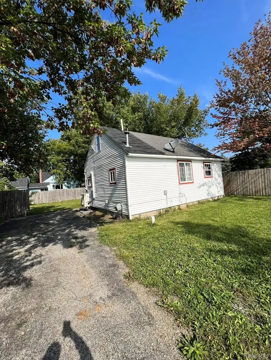 2221 Salt Street, Saginaw, MI 48602 - Image #2