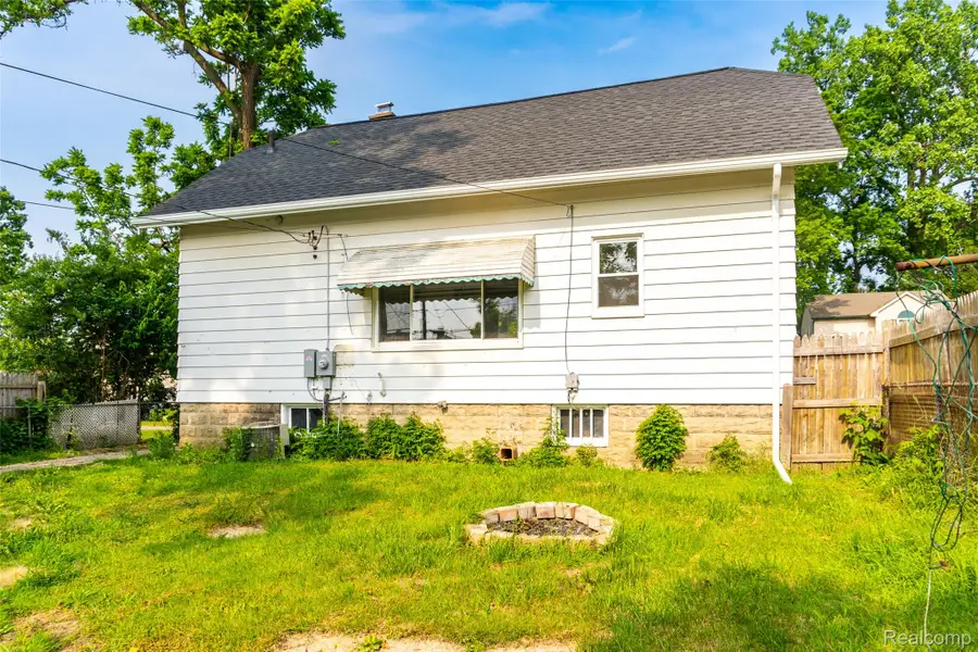 21200 Collingham Avenue, Farmington Hills, MI 48336 - #2