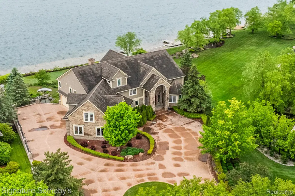 10611 Lighthouse Point, Green Oak, MI 48178 - Image #1