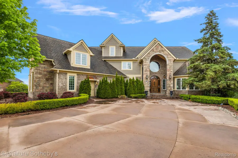 10611 Lighthouse Point, Green Oak, MI 48178 - Image #2