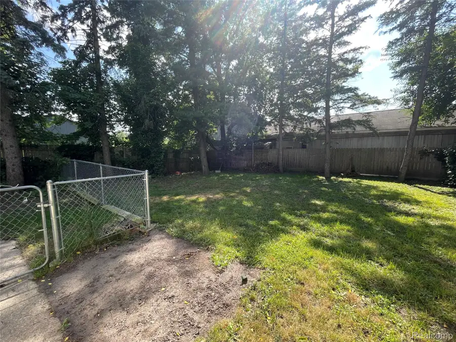 2021 Benjamin Street, Saginaw, MI 48602 - Image #3