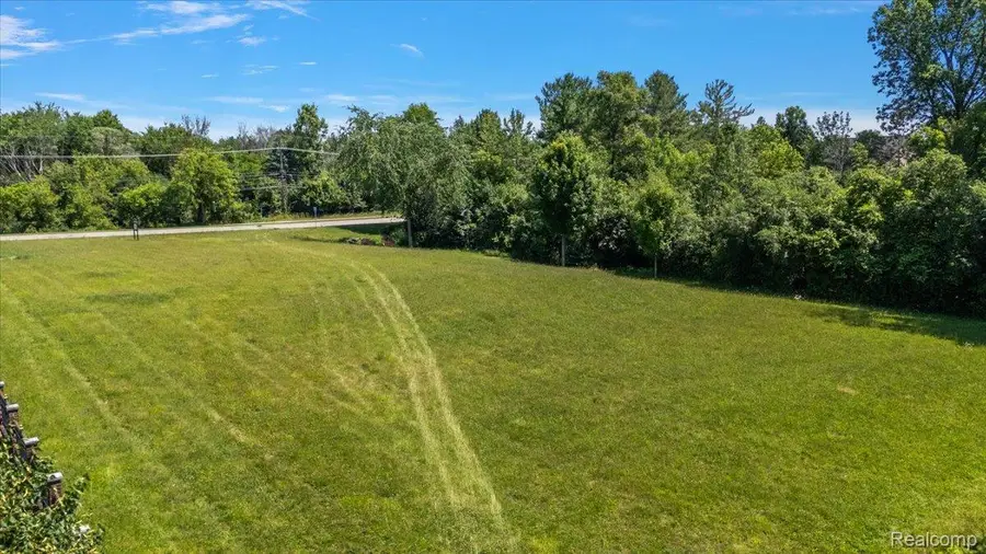 45547 W 9 Mile Road, Novi, MI 48374 - Image #2