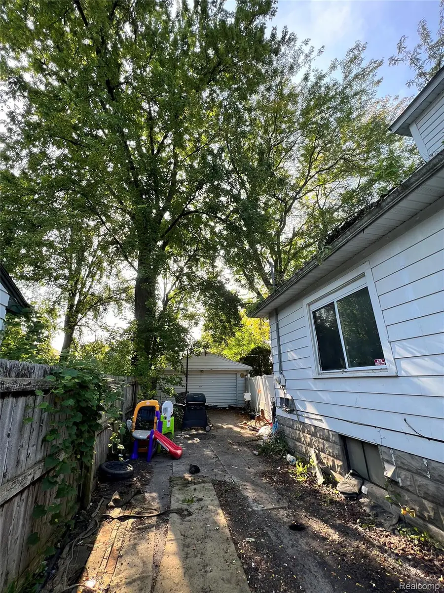 902 N Mason Street, Saginaw, MI 48602 - Image #3