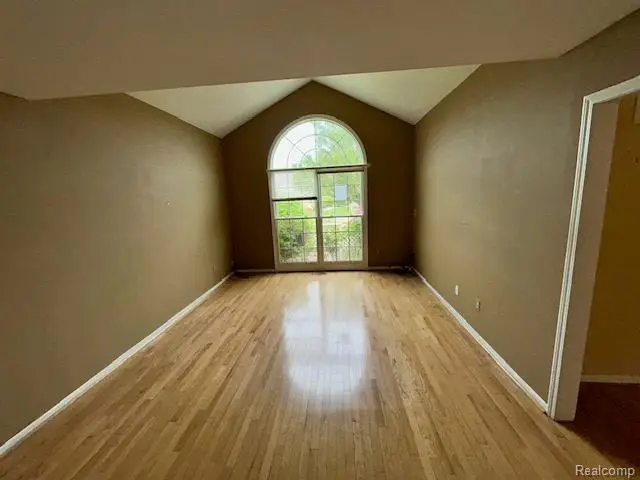 692 Brockmoor Lane, Bloomfield, MI 48304 - Image #3
