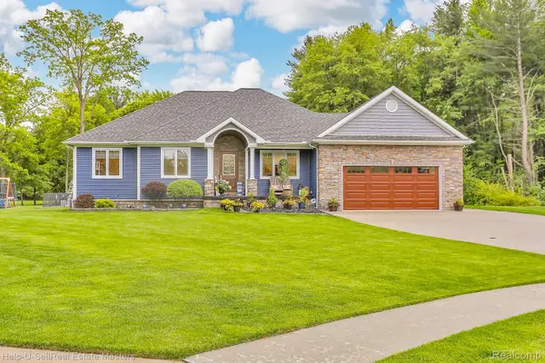 3152 Spruce Drive, PortHuron, MI 48060