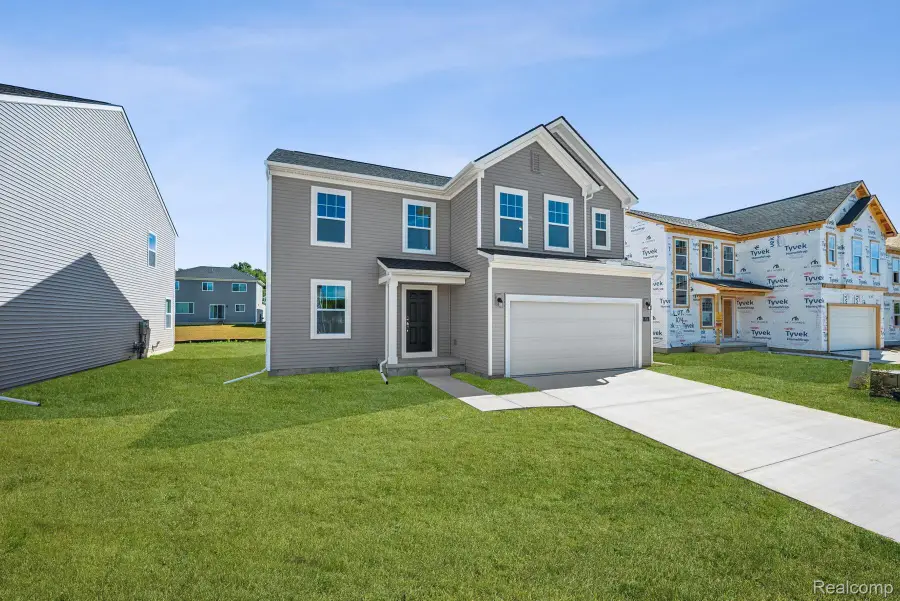 378 Edge Brook, Holly, MI 48442 - Image #2