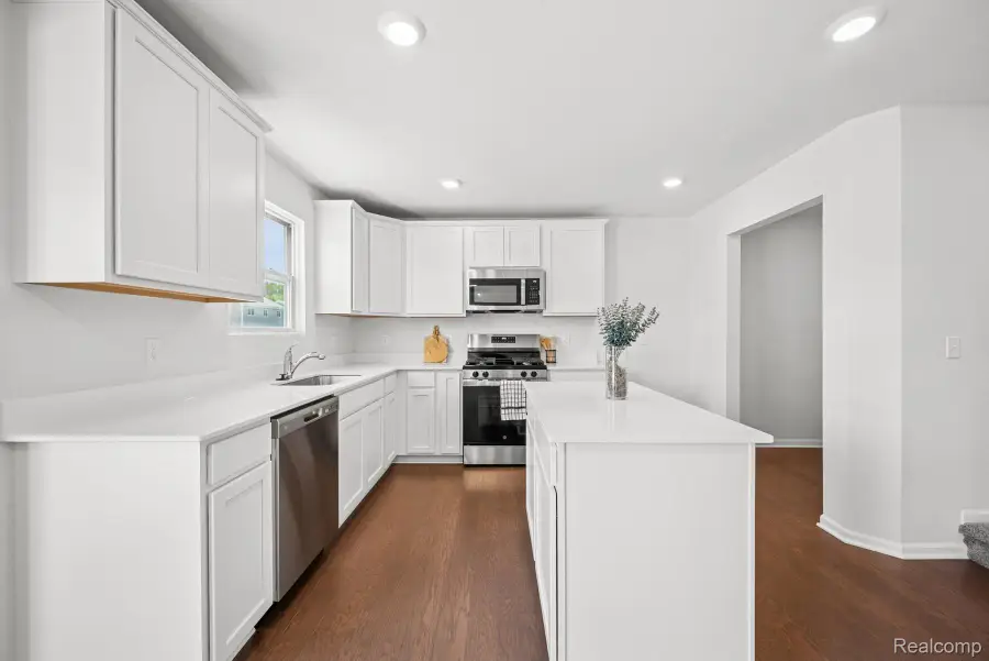 378 Edge Brook, Holly, MI 48442 - Image #3