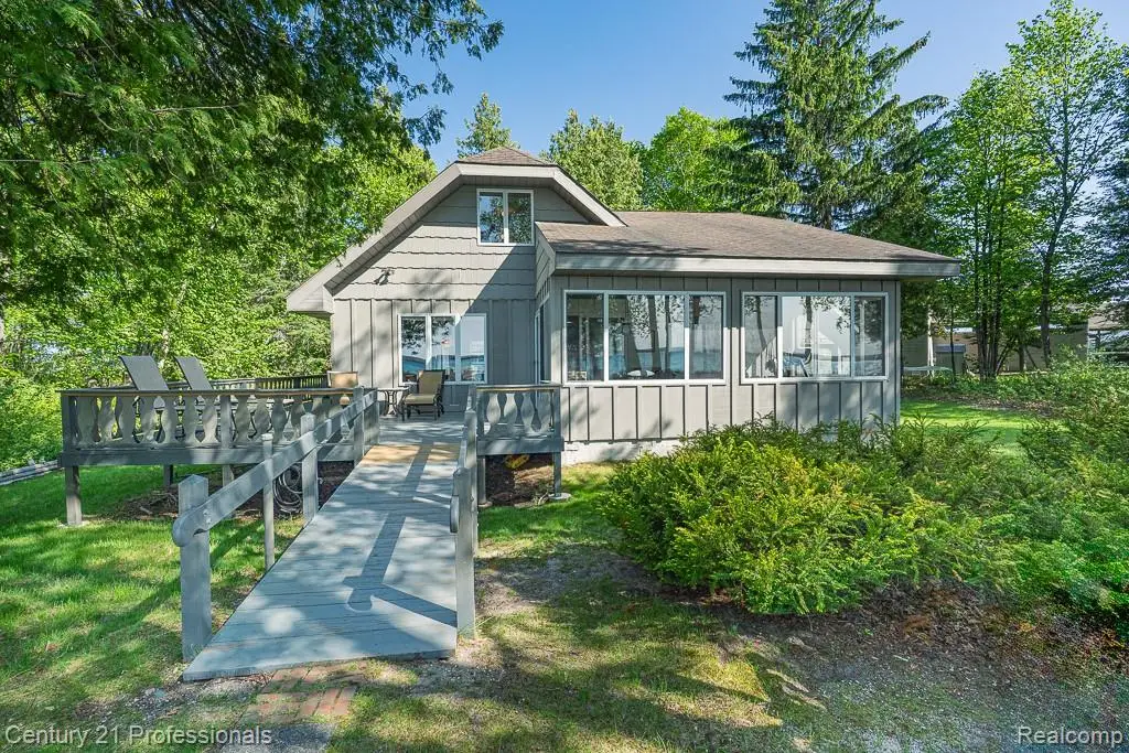 107 Treasure Island, Roscommon, MI 48653 - Image #1