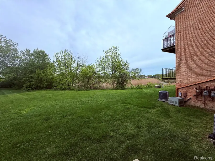 51316 Johns Drive #14, Chesterfield, MI 48047 - Image #3