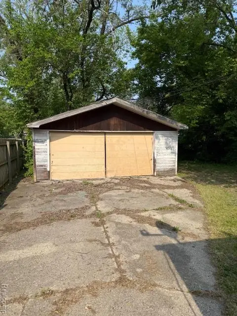 19495 Lindsay Street, Detroit, MI 48235 - Image #2