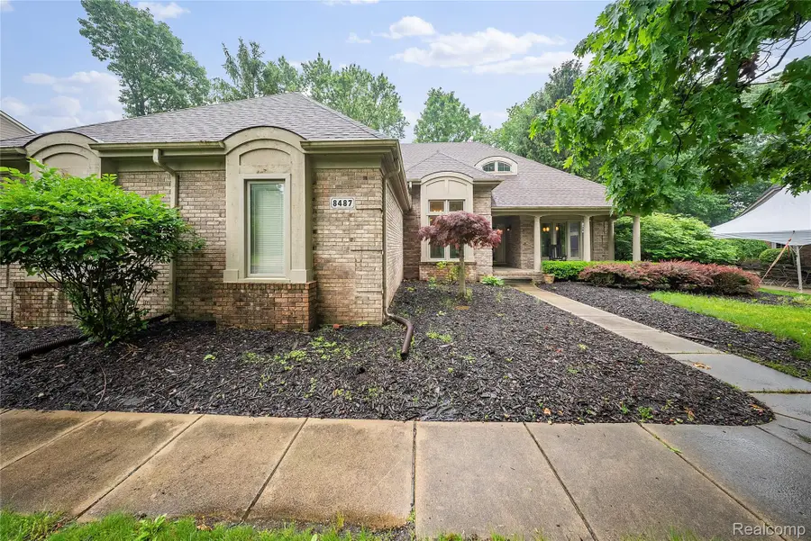8487 Sherwood Drive, Grosse Ile, MI 48138 - #3