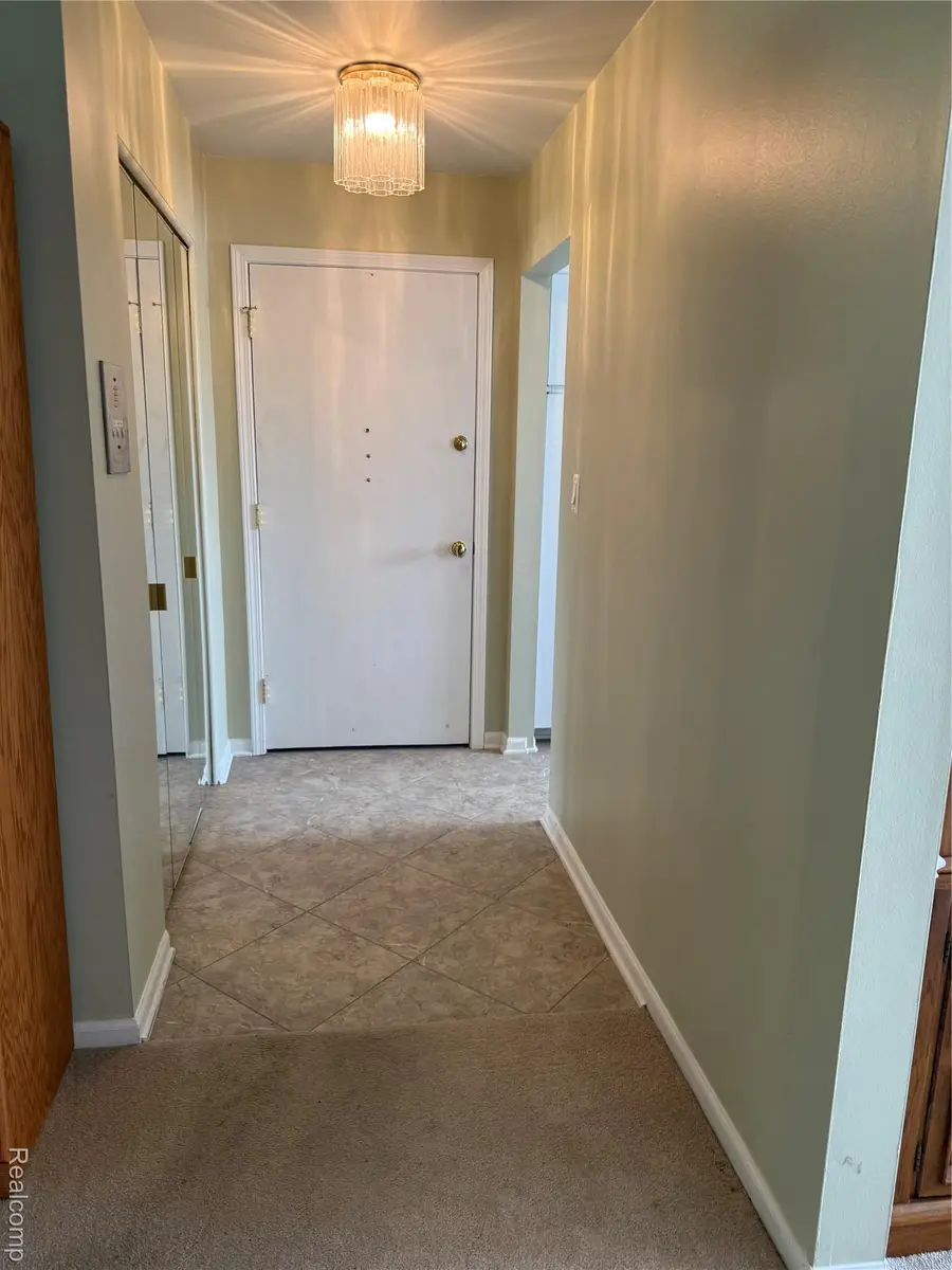 801 W Long Lake Road, Bloomfield, MI 48302 - Image #2