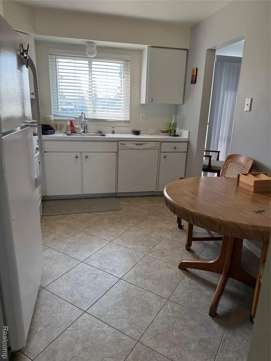 801 W Long Lake Road, Bloomfield, MI 48302 - Image #3