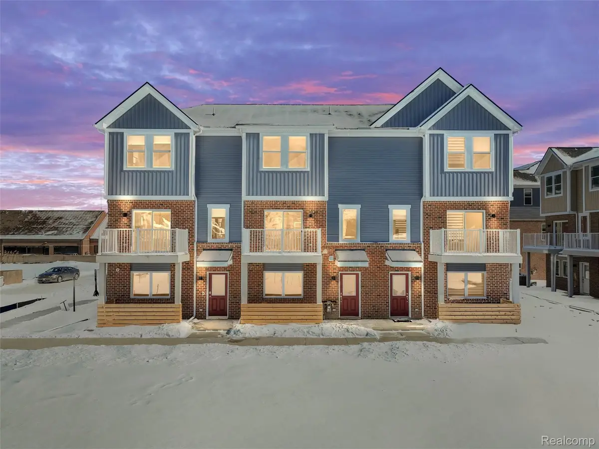 4813 Parkside Lane, Troy, MI 48085 - Image #1