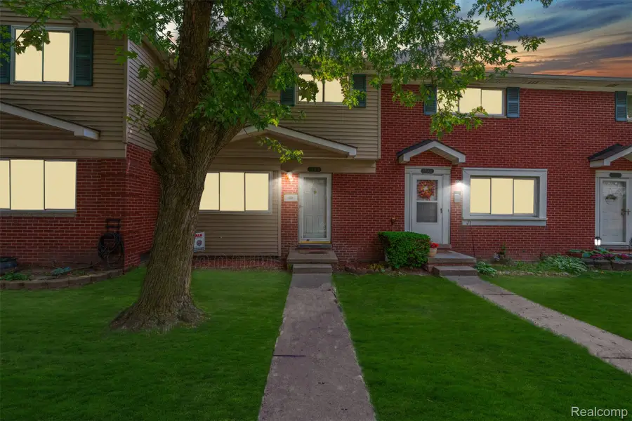 25704 Cambridge Court, Roseville, MI 48066 - Image #2