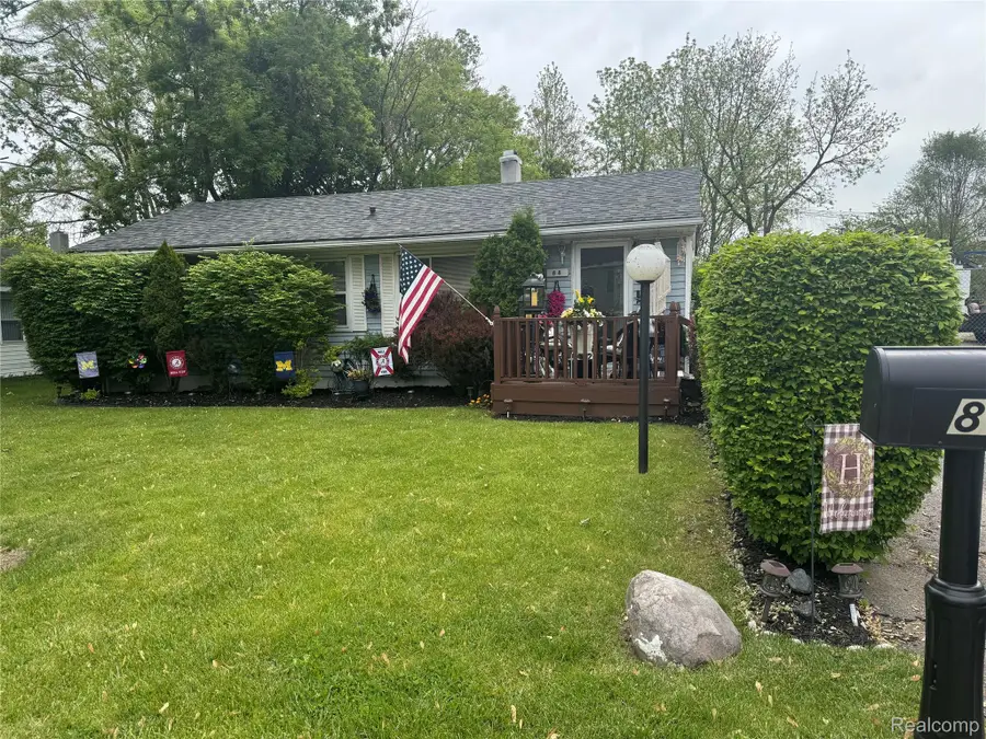 88 N Astor Street, Pontiac, MI 48342 - Image #2