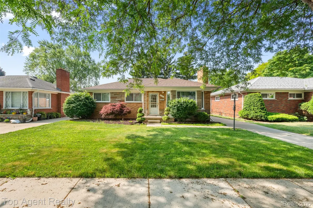 17090 Collinson Avenue, Eastpointe, MI 48021 - Image #1