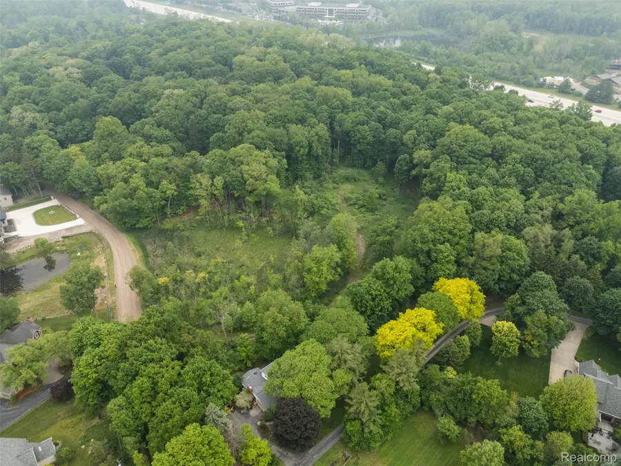 36300 Howard Road, Farmington Hills, MI 48331 - Image #3