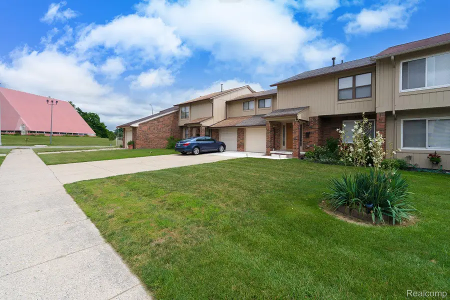 3104 Woods Circle, Detroit, MI 48207 - Image #3
