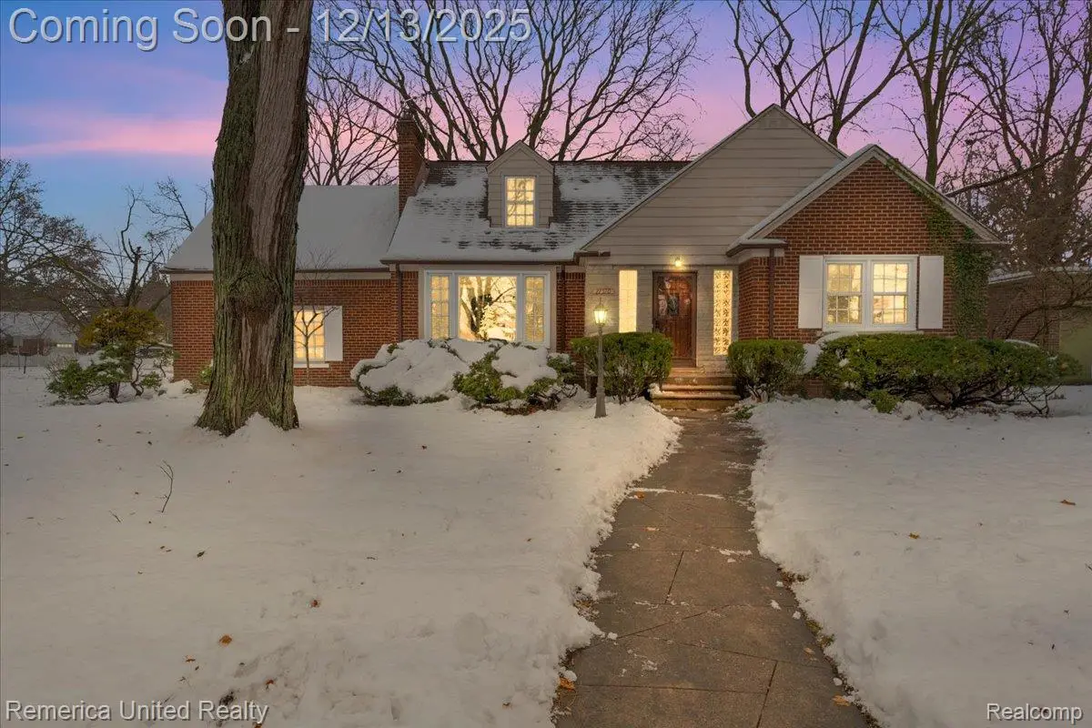 27510 California Drive Se, Lathrup Village, MI 48076 - Image #1