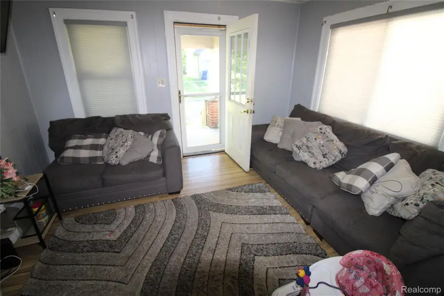 123 Adelaide Street, Pontiac, MI 48342 - Image #2