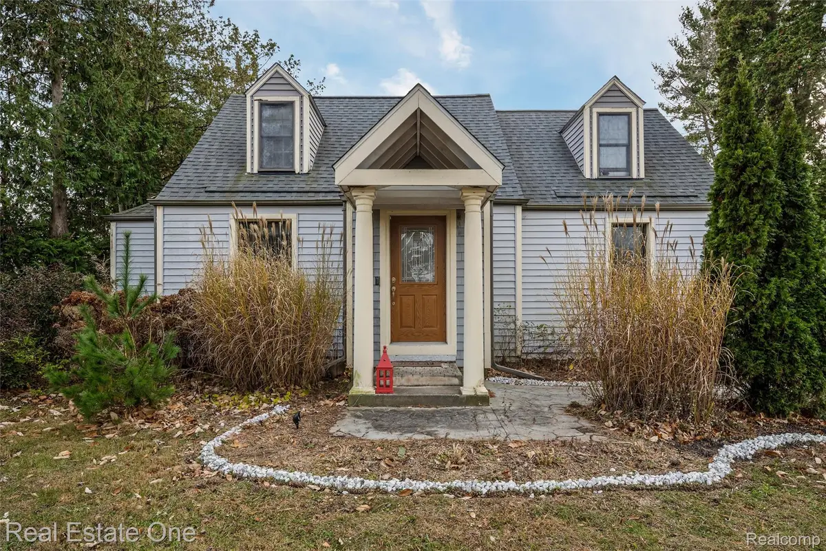 30115 Munger Drive, Livonia, MI 48154 - Image #1