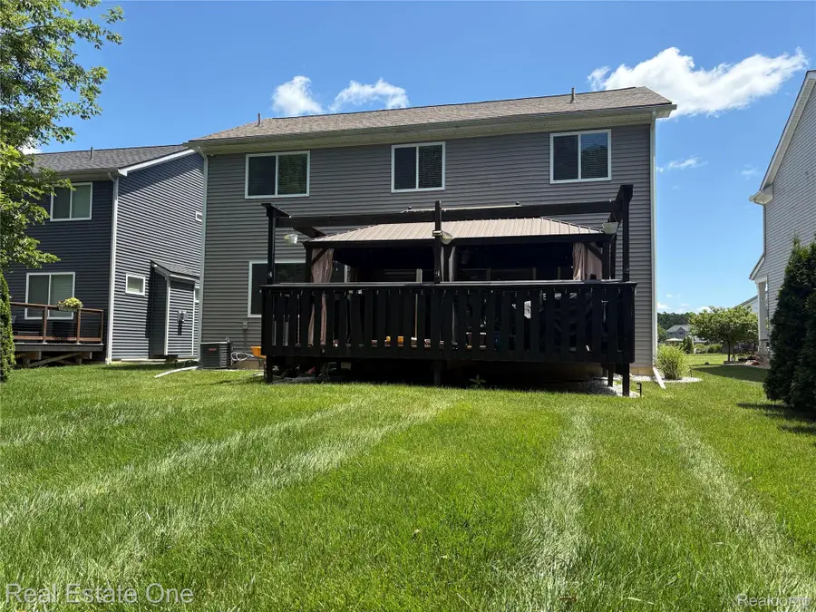 329 Beaver Run, Holly, MI 48442 - Image #2