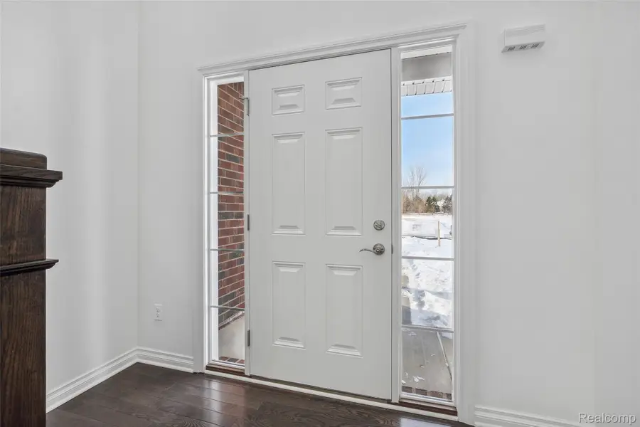 50536 Cottonwood Ct, Plymouth, MI 48170 - Image #3