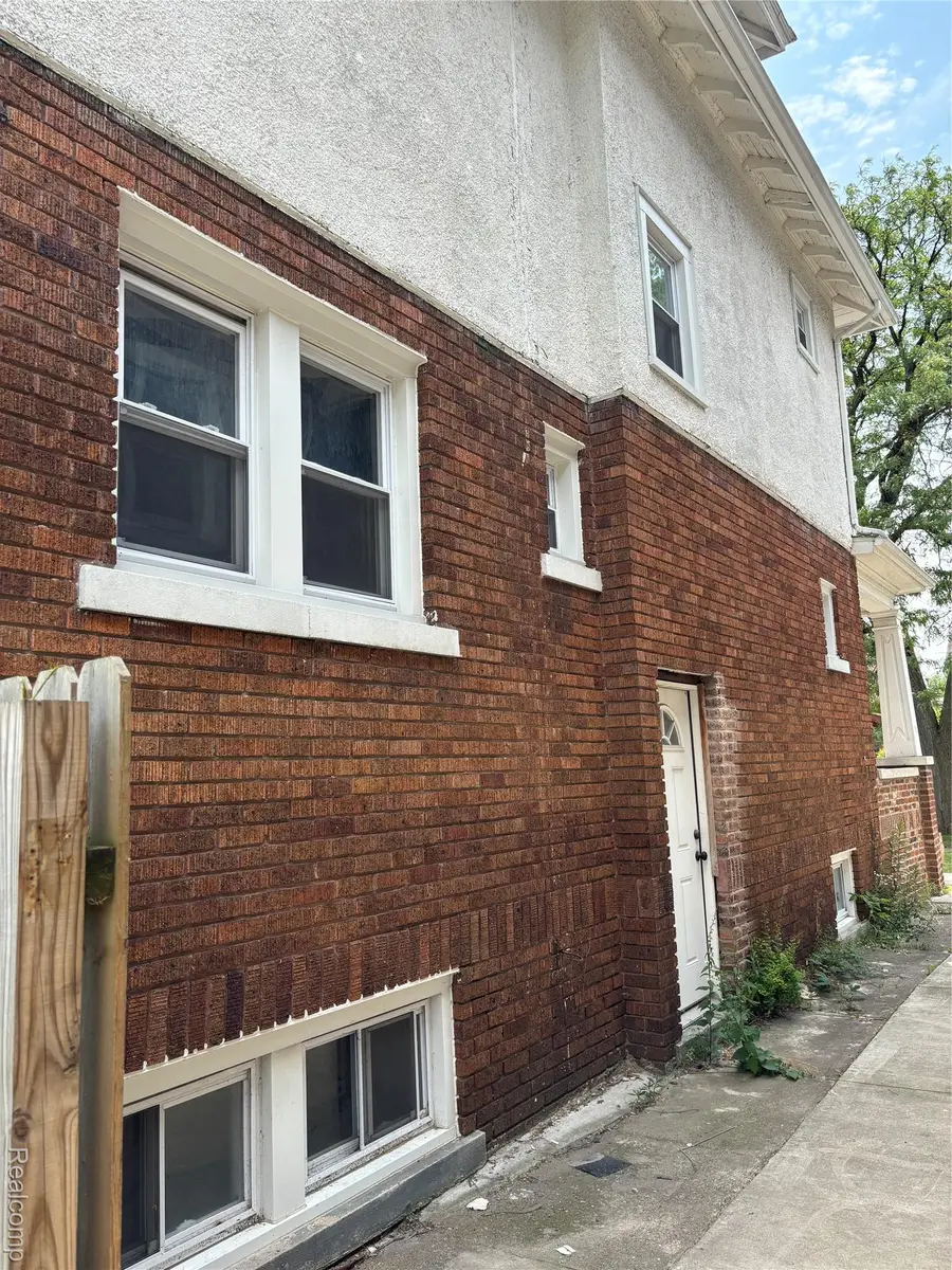 151 Mclean Street, Highland Park, MI 48203 - Image #3