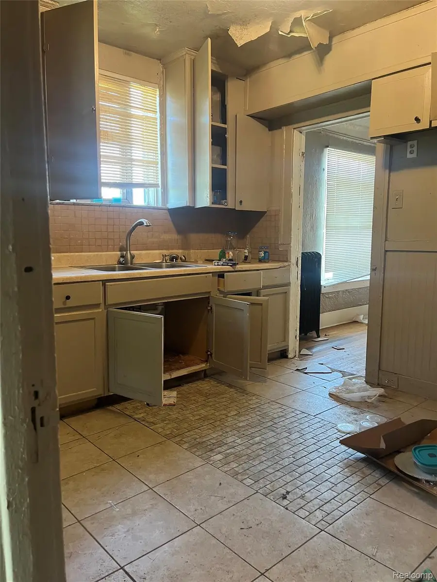 14953 Pinehurst Street, Detroit, MI 48238 - Image #2