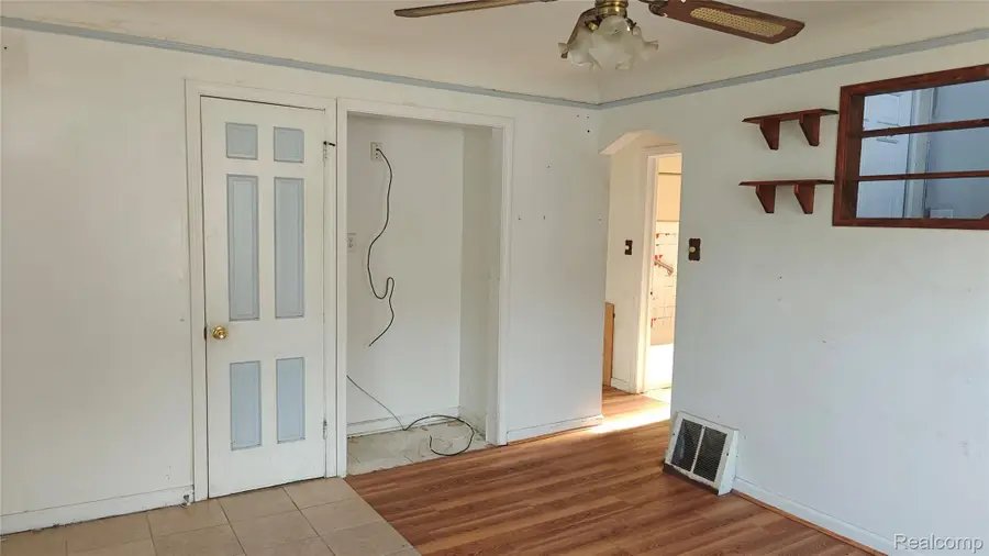 5157 Niagara Street, Wayne, MI 48184 - Image #3