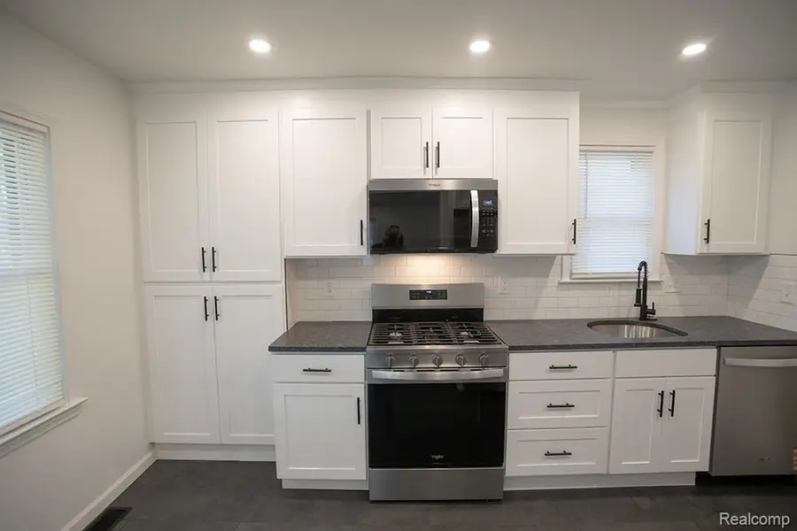 1402 Owana Ave, Royal Oak, MI 48067 - Image #3