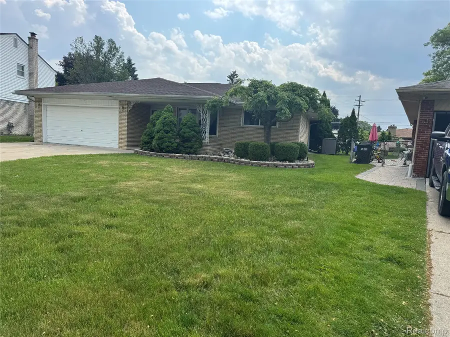 33555 Groth Drive, Sterling Heights, MI 48312 - Image #2
