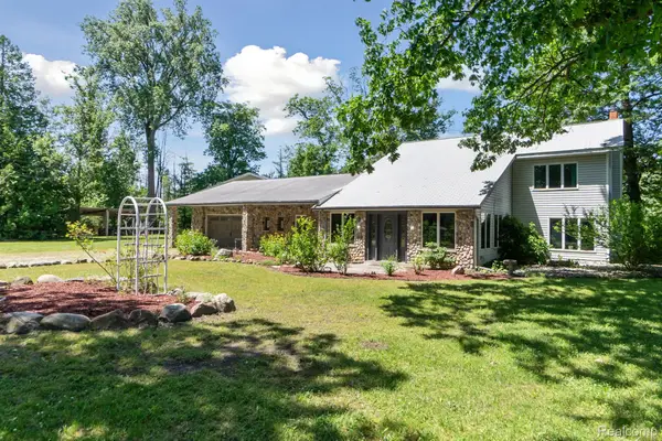 3990 S Sashabaw Road, Clarkston, MI 48348