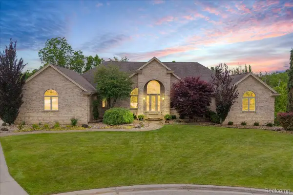 550 Kings Fairway Court, GrandBlanc, MI 48439