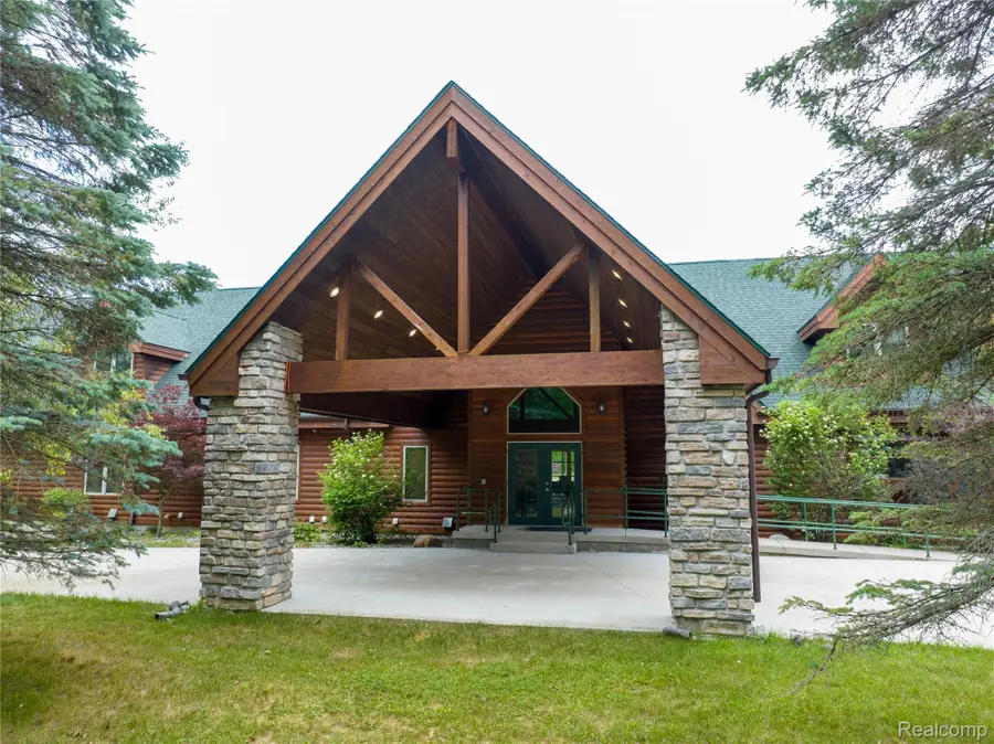 355 W Mannsiding Road, Harrison, MI 48625 - Image #3