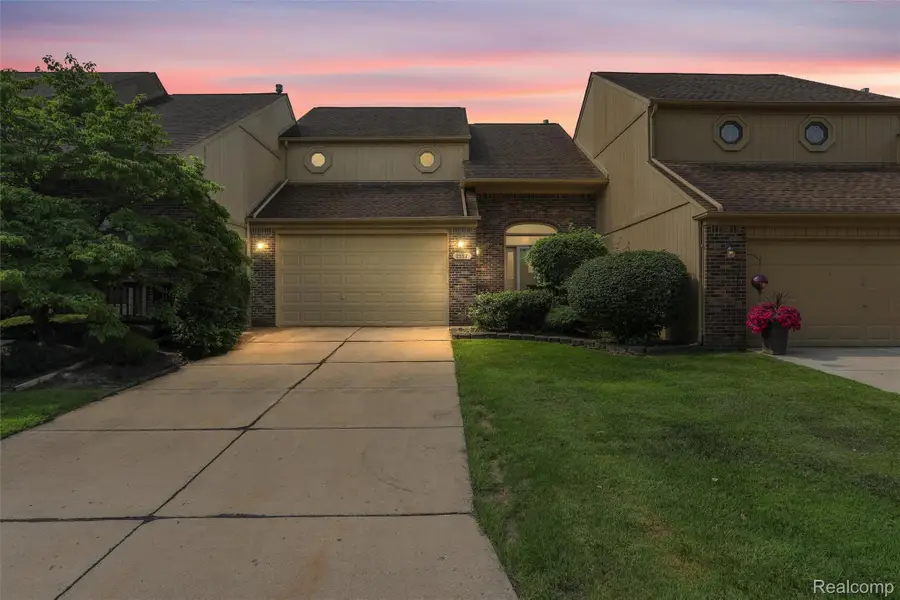 2137 Crystal Drive, Rochester Hills, MI 48309 - Image #2