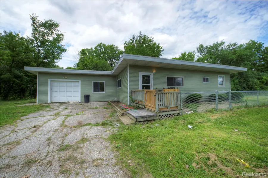 1906 Banner Road, Saginaw, MI 48601 - Image #2