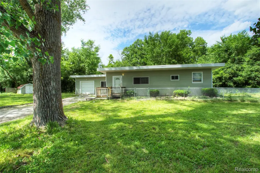 1906 Banner Road, Saginaw, MI 48601 - Image #3