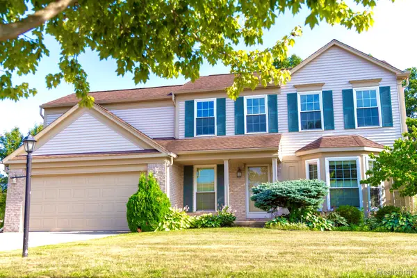 44569 Greenbriar Ct Street, Belleville, MI 48111